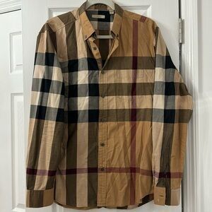 *lightly used* Men’s love sleeve, Burberry Check Cotton Button Down Shirt.